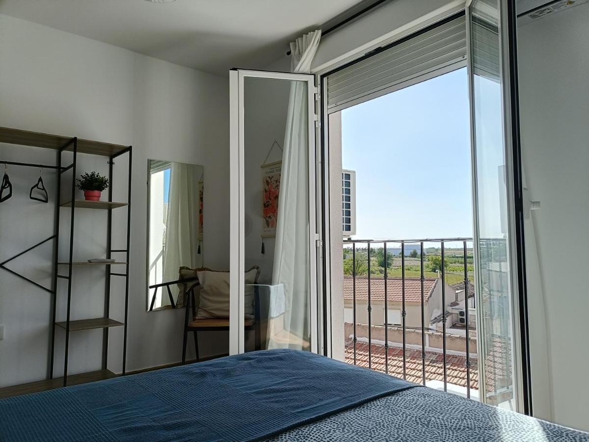 Happy Street Apartment